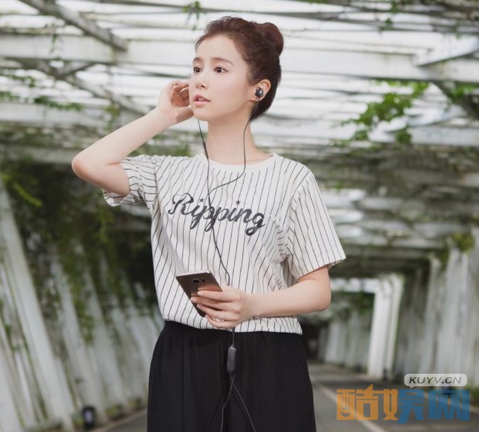 繁星四月闵四月妈妈的远房侄女闵一蓉是谁演的？繁星四月闵一蓉扮演者李佳颖个人资料、写真、生活照欣赏