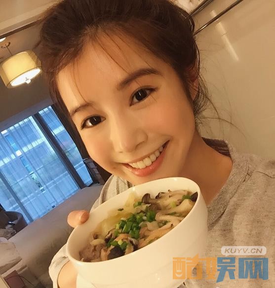 繁星四月闵四月妈妈的远房侄女闵一蓉是谁演的？繁星四月闵一蓉扮演者李佳颖个人资料、写真、生活照欣赏