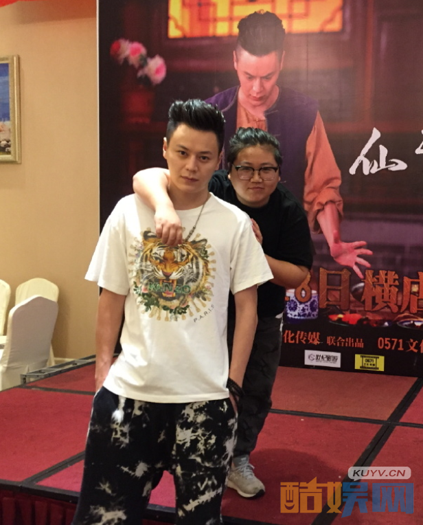 王厦个人经历 王厦个人资料简介 王厦写真、生活照、活动照欣赏