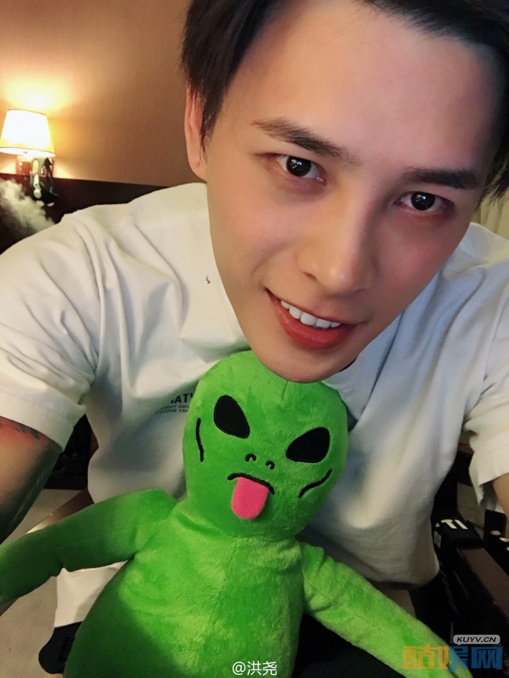 洪尧生活照写真