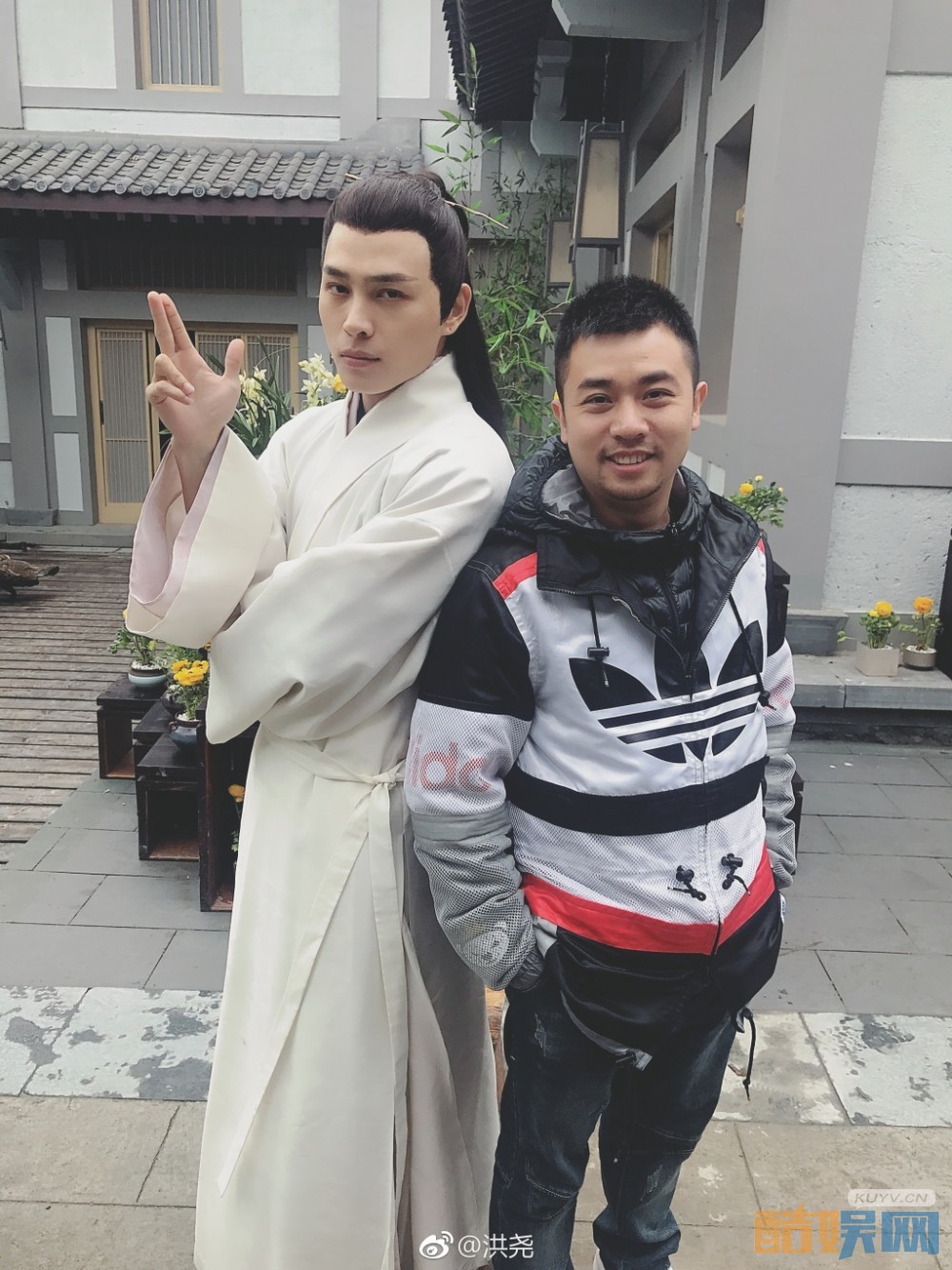 洪尧片场照写真