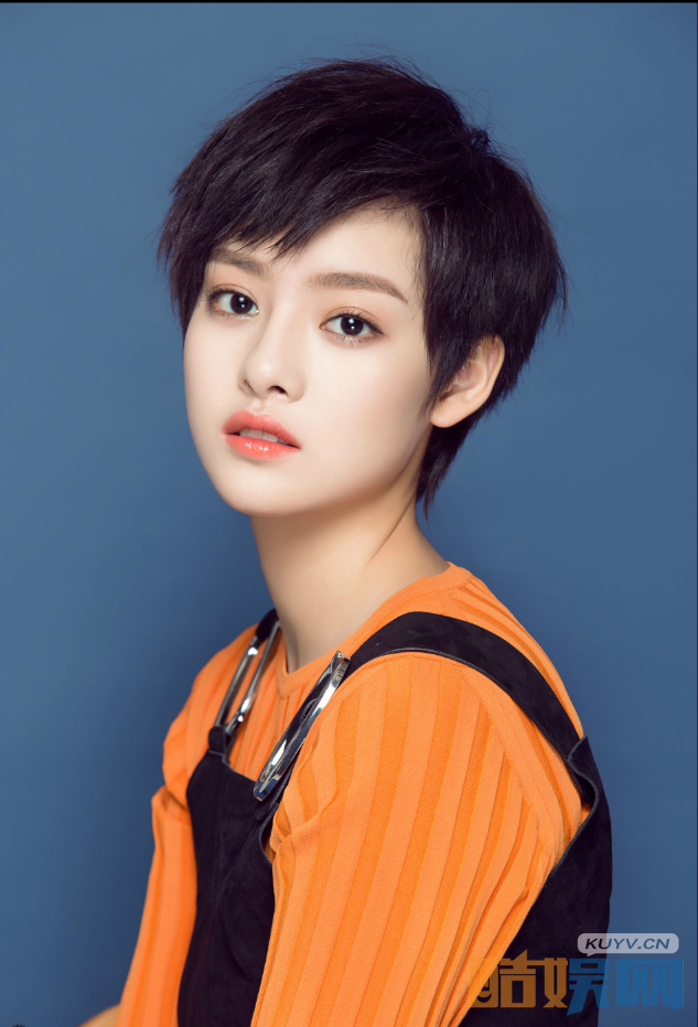 张艺上甜美气质写真