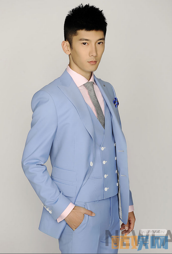 刘芮麟个人经历  刘芮麟个人资料简介  刘芮麟写真、杂志、生活照、活动照欣赏