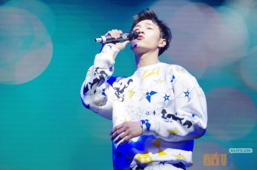 杨业明参加活动写真