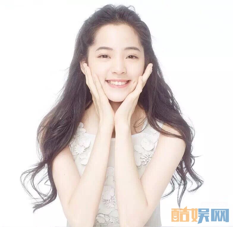 欧阳娜娜可爱写真