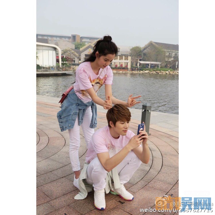 欧阳娜娜和其他明星合照写真
