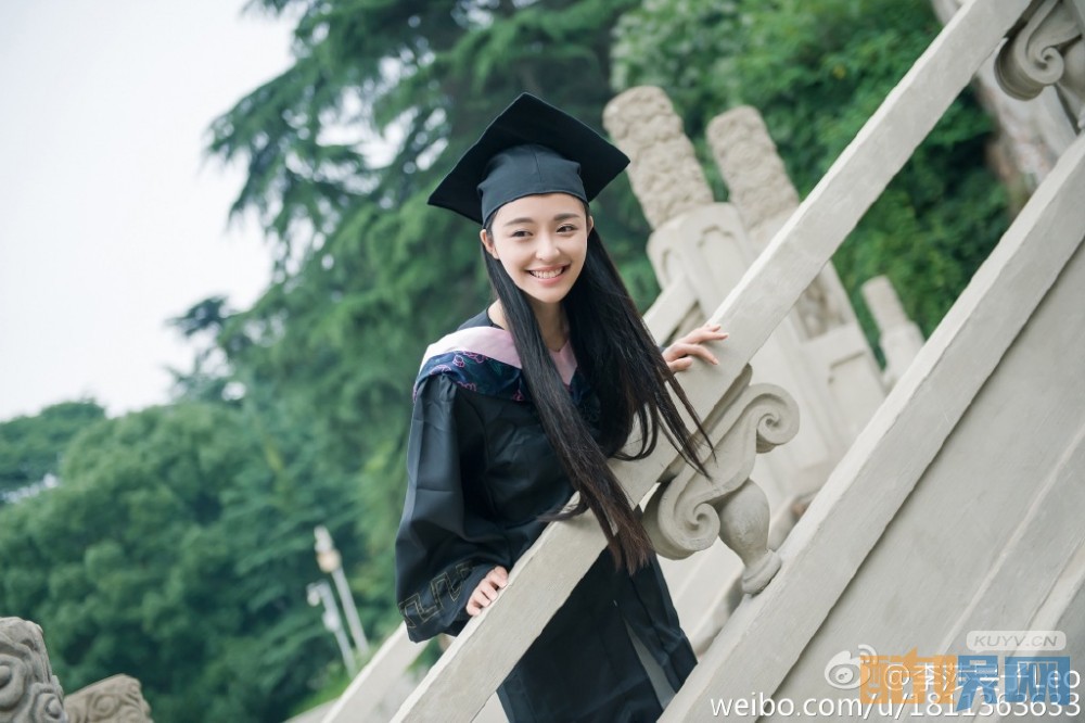 李莎旻子学院写真
