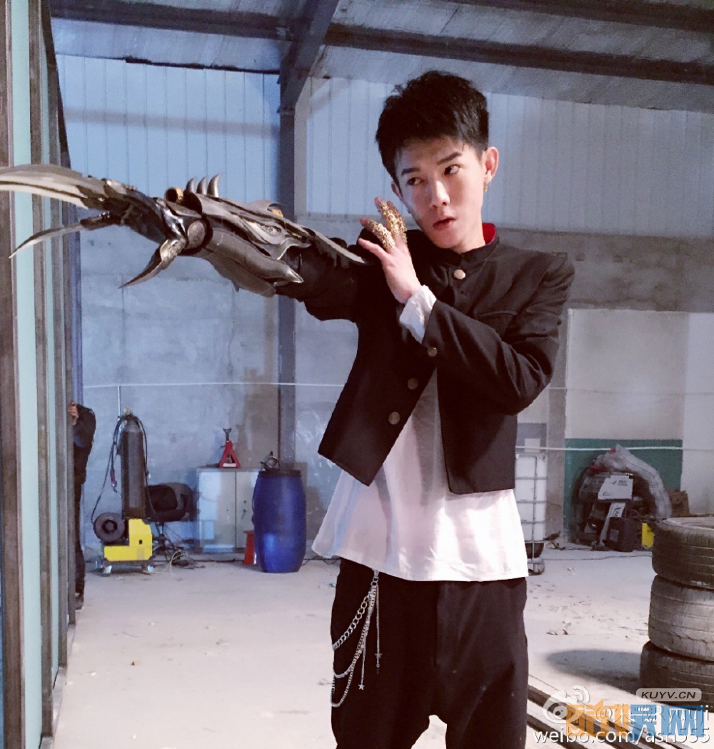 朱戬片场照写真