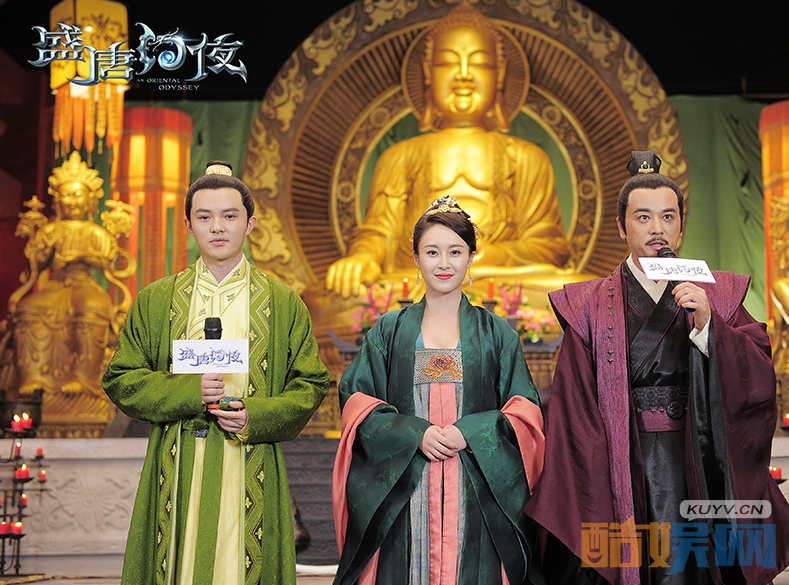 盛唐幻夜探班照曝光   俏皮吴倩女扮男装