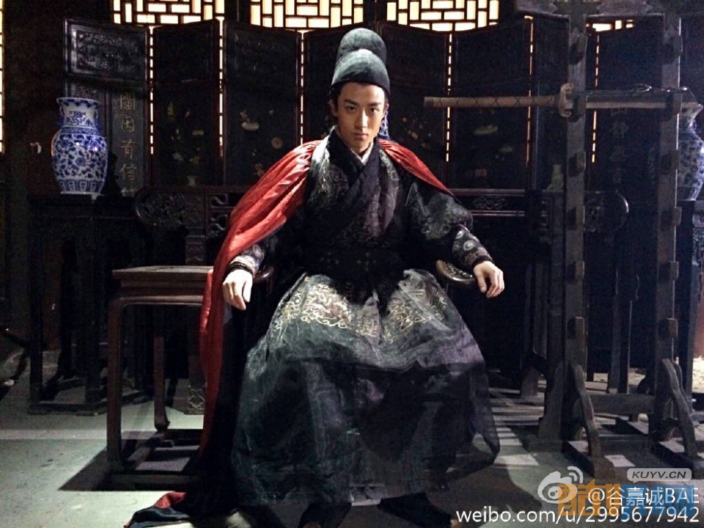 谷嘉诚片场照写真