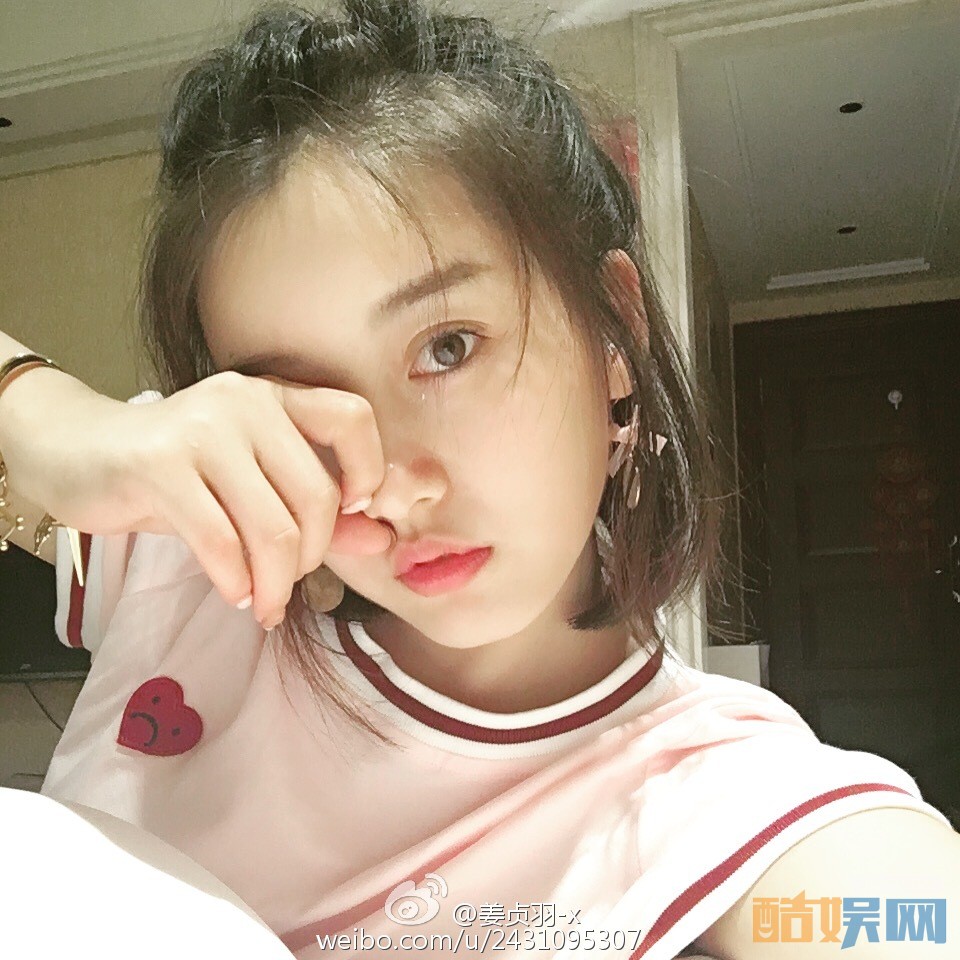 姜贞羽自拍写真