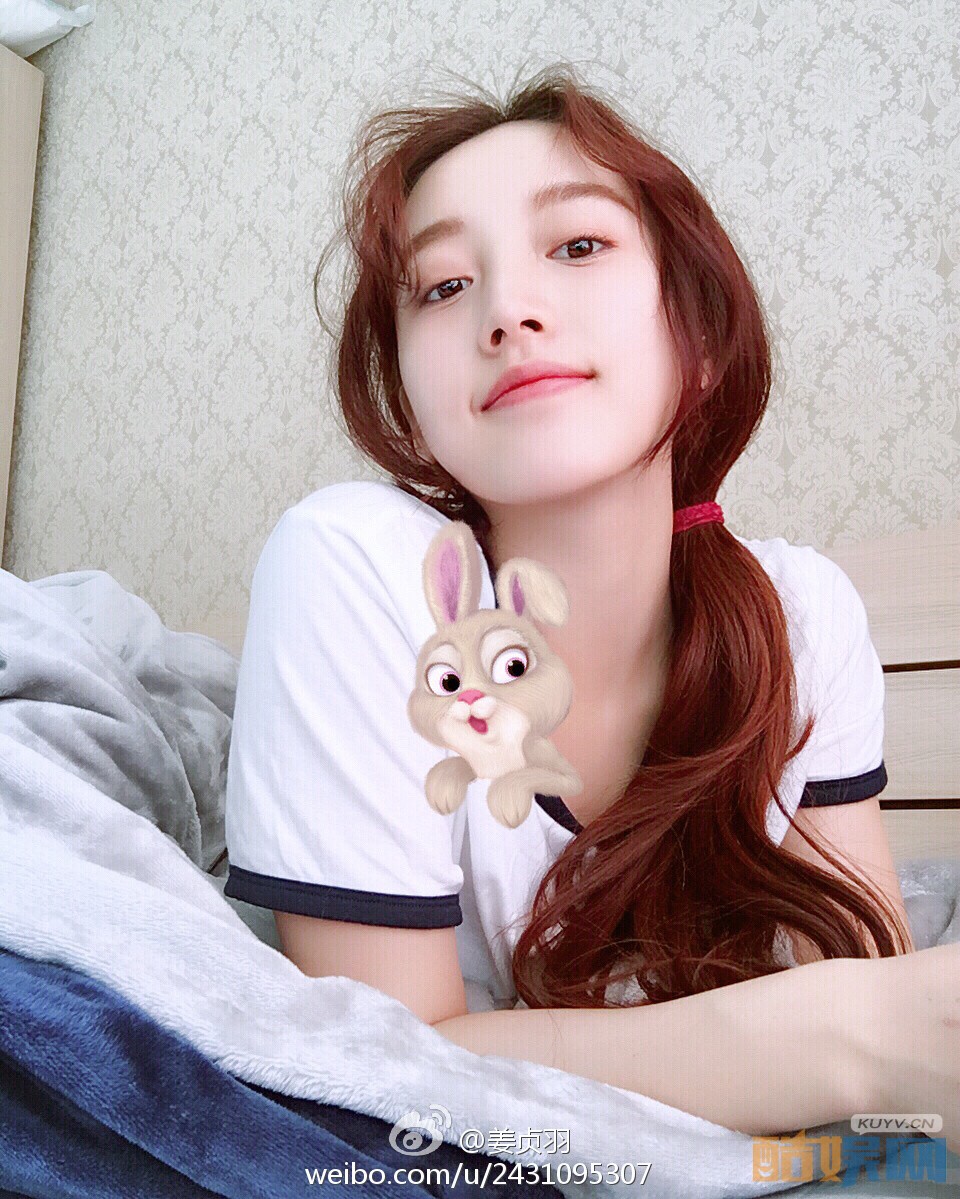 姜贞羽生活照写真