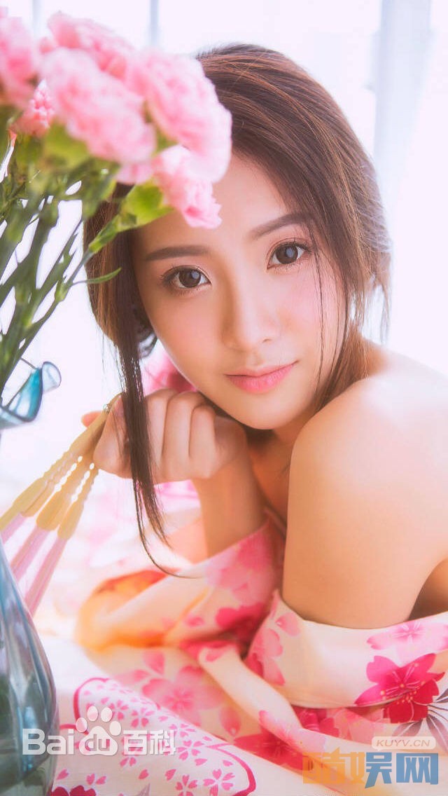 赖雨濛粉色少女写真