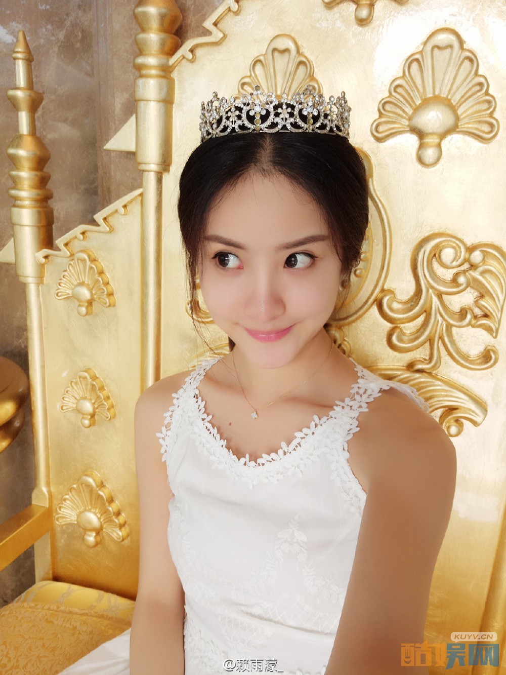 赖雨濛俏丽写真