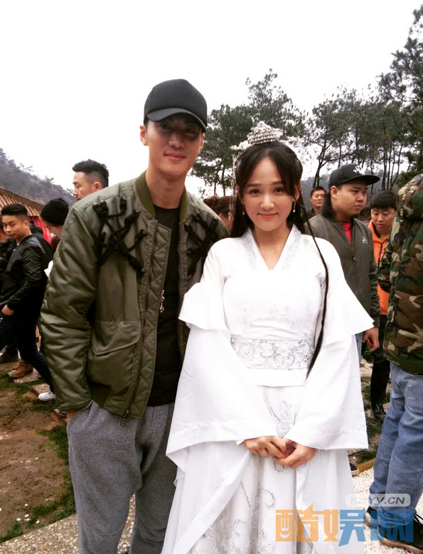  戚迹个人经历  戚迹个人资料简介  戚迹写真、杂志、生活照、活动照欣赏