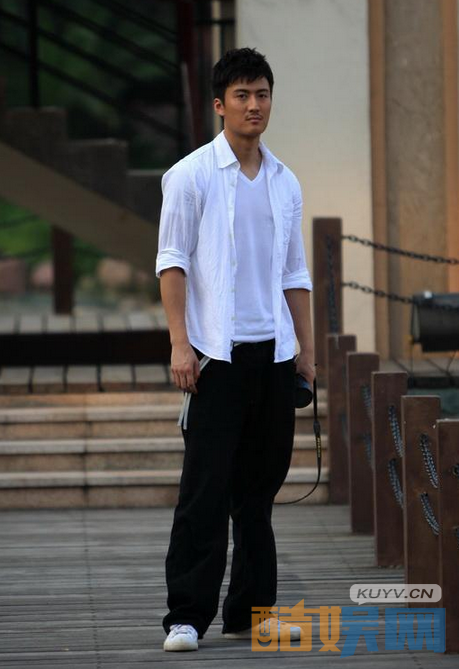  戚迹个人经历  戚迹个人资料简介  戚迹写真、杂志、生活照、活动照欣赏