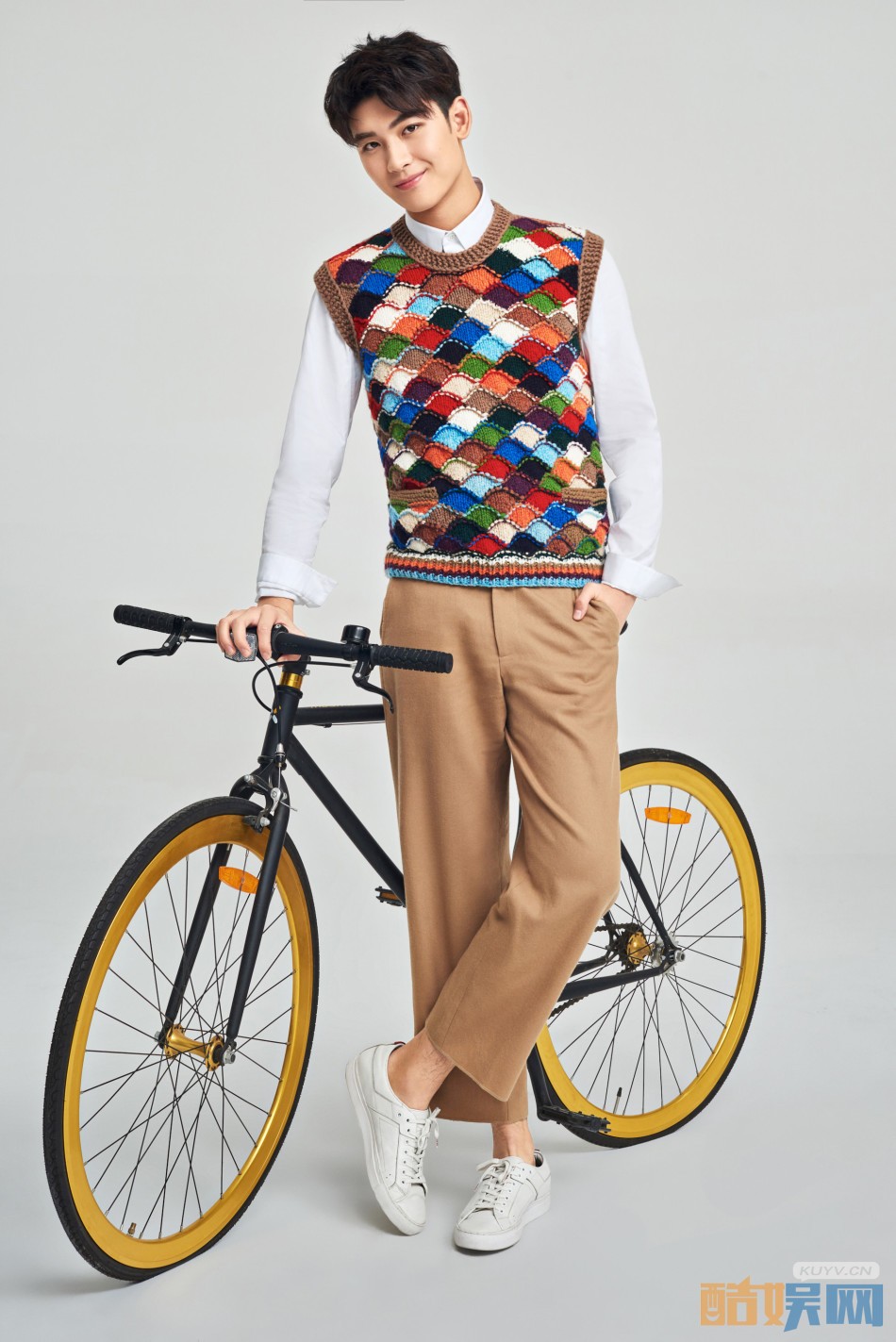 黄俊捷杂志写真