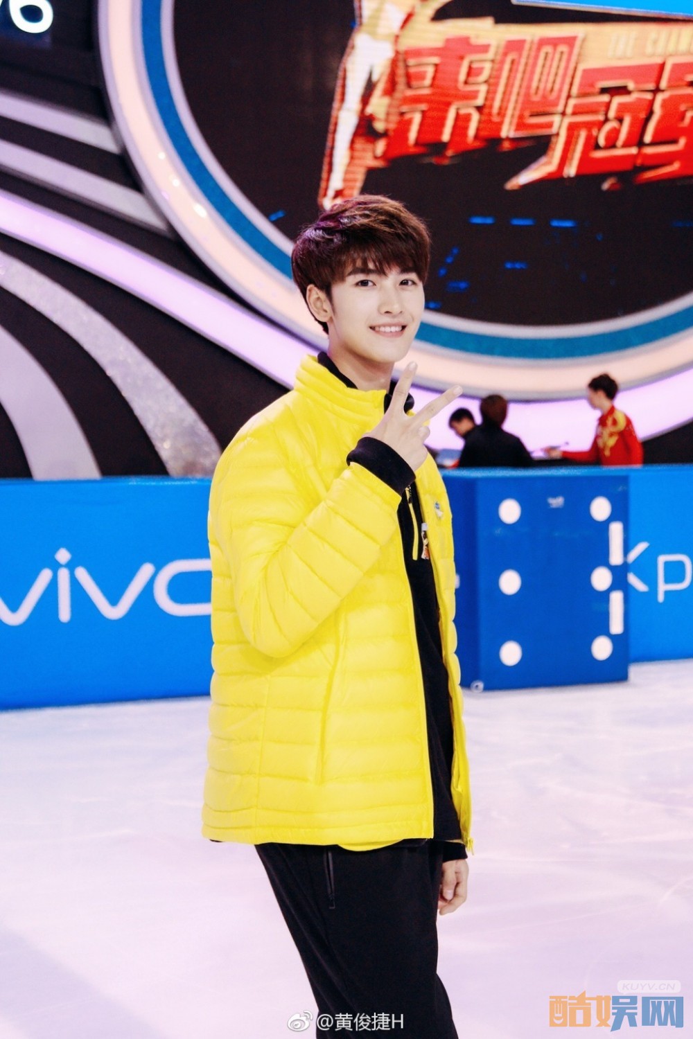 黄俊捷来吧冠军写真