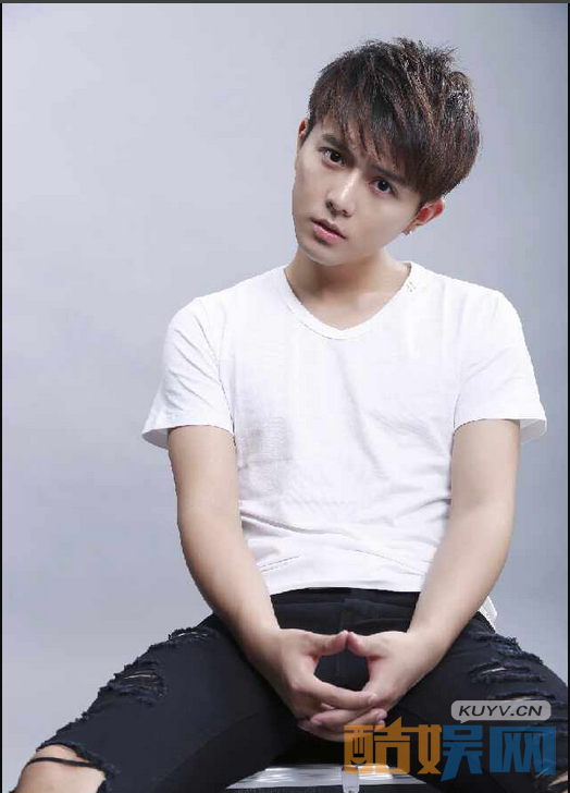  徐嘉苇个人经历  徐嘉苇个人资料简介   徐嘉苇写真、杂志、生活照、活动照欣赏 