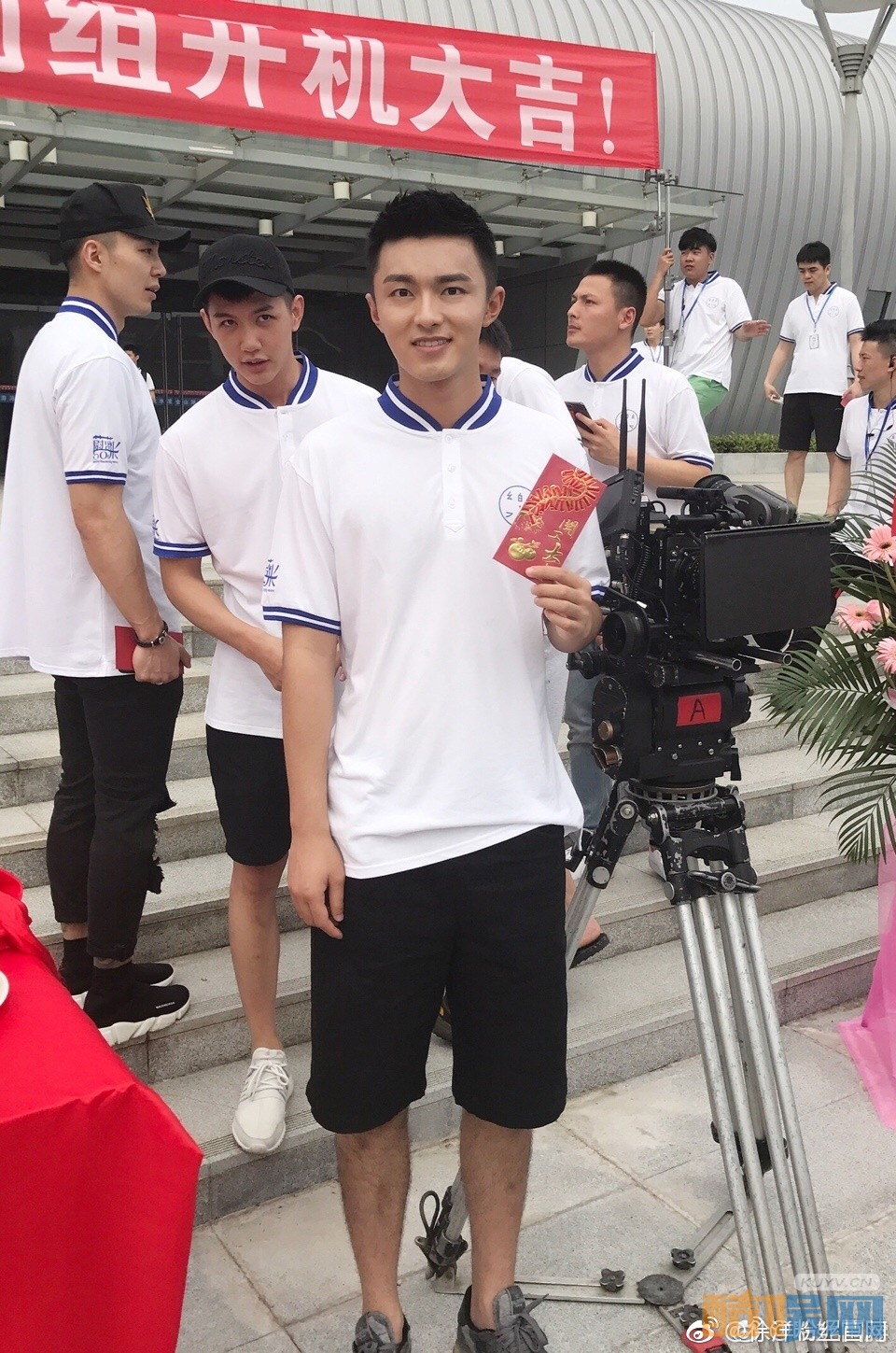 徐洋片场照写真