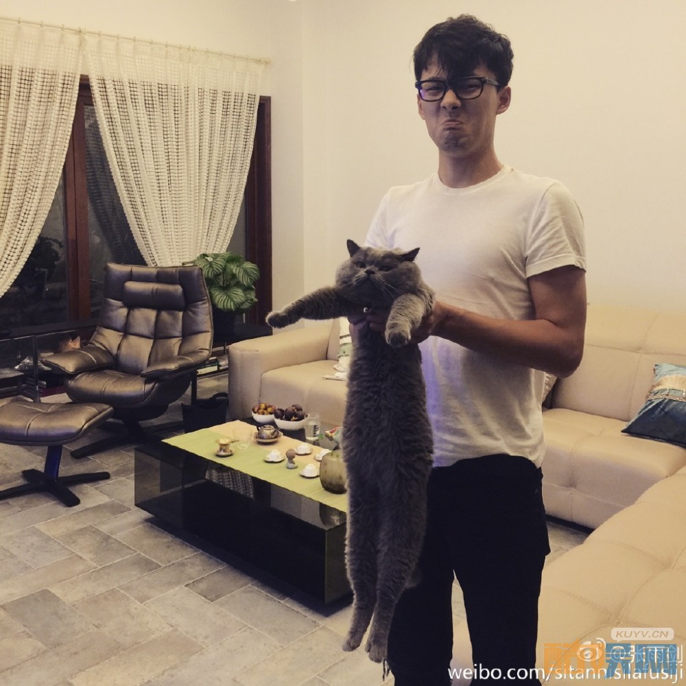 张雨剑生活照写真