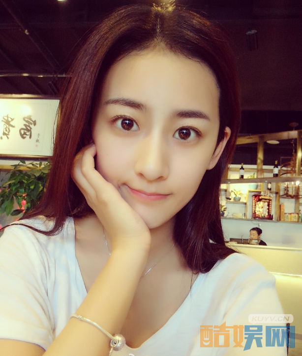 马月个人经历 马月个人资料简介  马月写真、杂志、生活照、活动照欣赏