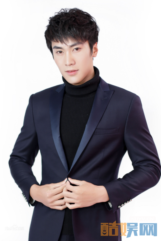  胡森个人经历  胡森个人资料简介  胡森写真、杂志、生活照、活动照欣赏