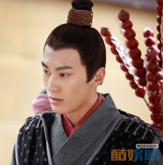 胡森个人经历  胡森个人资料简介  胡森写真、杂志、生活照、活动照欣赏  