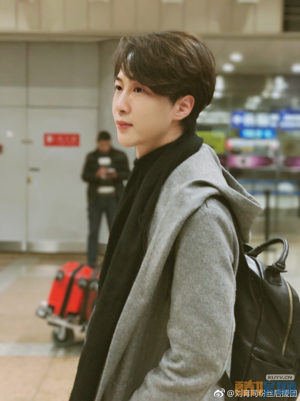 刘育同时尚街拍写真