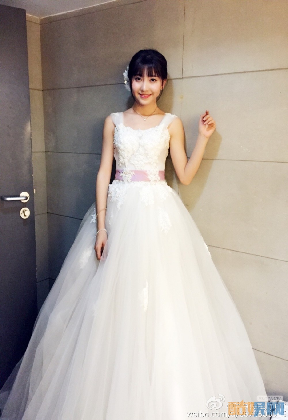 李梦颖白裙写真
