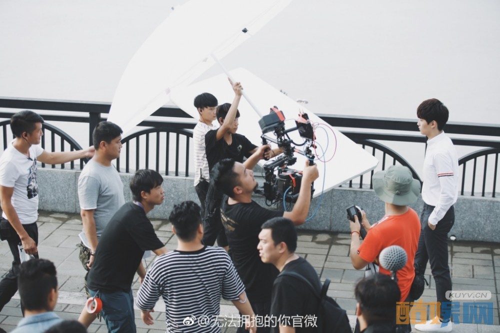 无法拥抱的你片场照