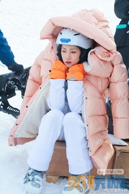  东山晴后雪片场照