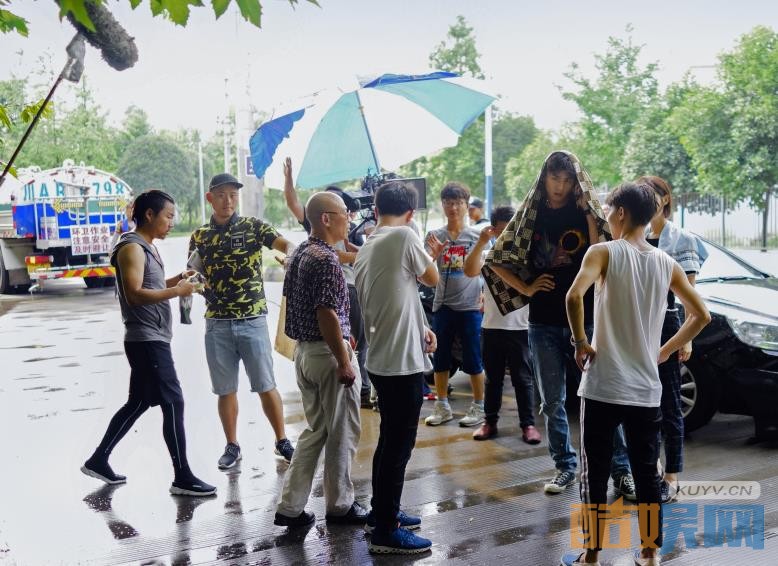 《疯人院》片场照