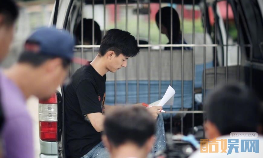 《疯人院》片场照