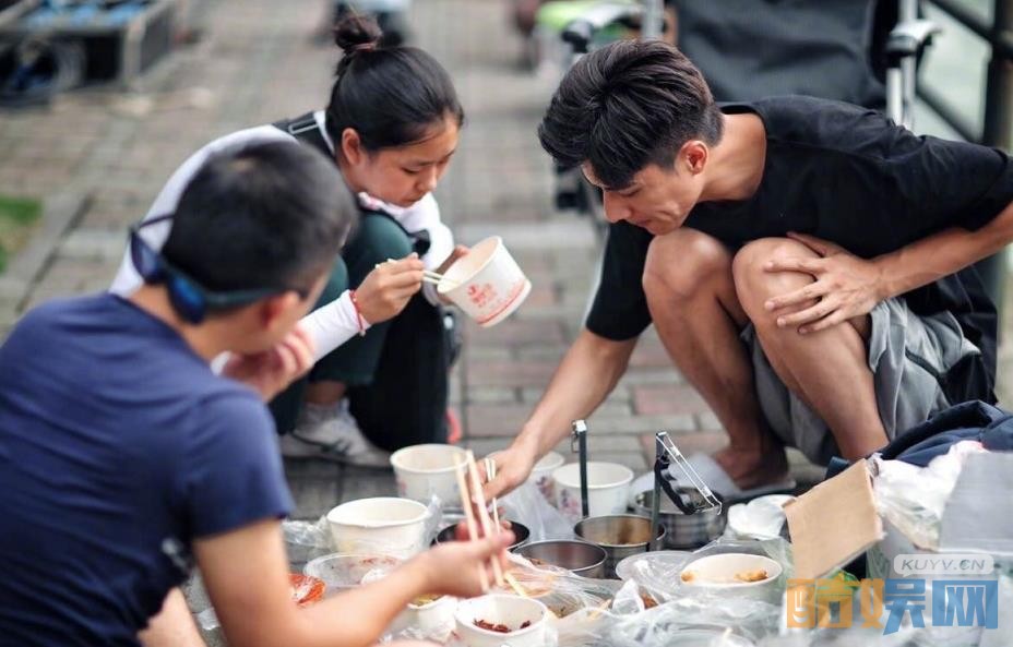 《疯人院》片场照