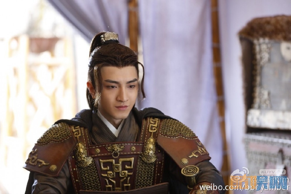 金瀚和赵丽颖饰什么关系，金瀚家庭背景大揭秘，赵丽颖为什么要力捧金瀚