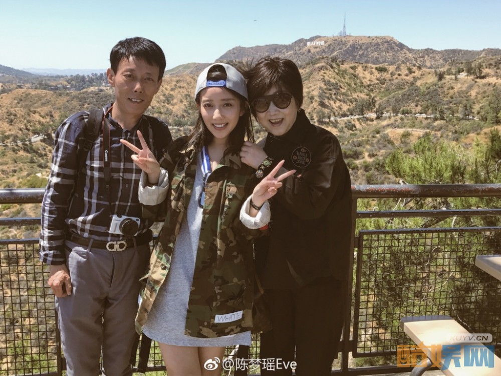 陈梦瑶家人合照写真