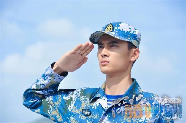  电视剧深海利剑曝光幕后拍摄花絮 主创们用工匠精神打造精良品质