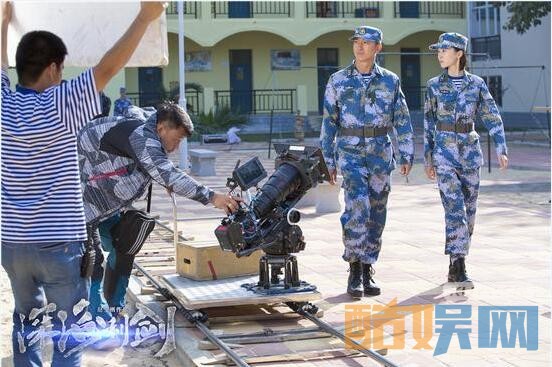  电视剧深海利剑曝光幕后拍摄花絮 主创们用工匠精神打造精良品质