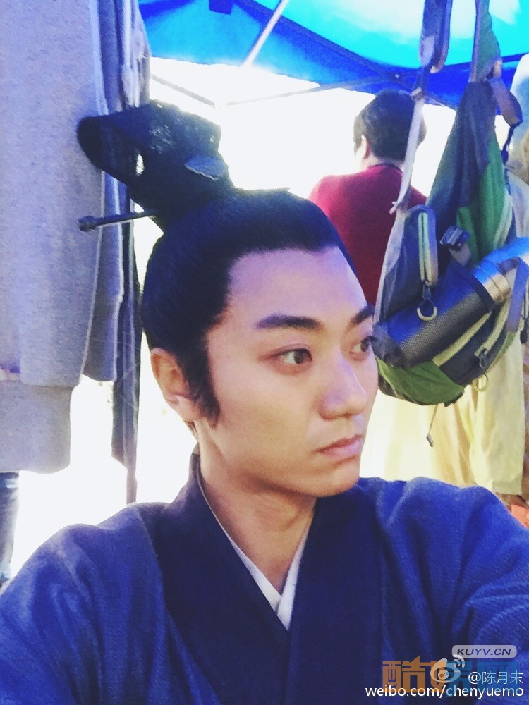 陈月末片场照写真