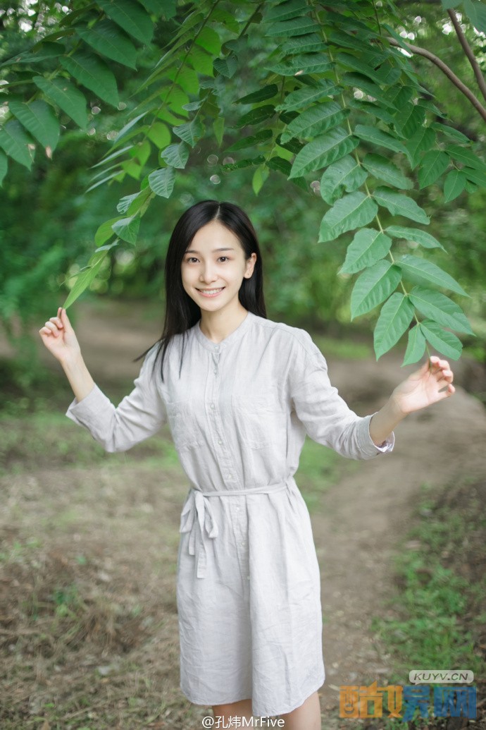 姜梓新清纯写真