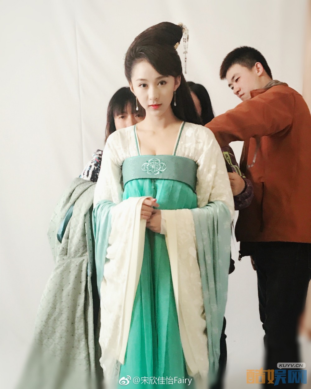 宋欣佳怡片场照写真