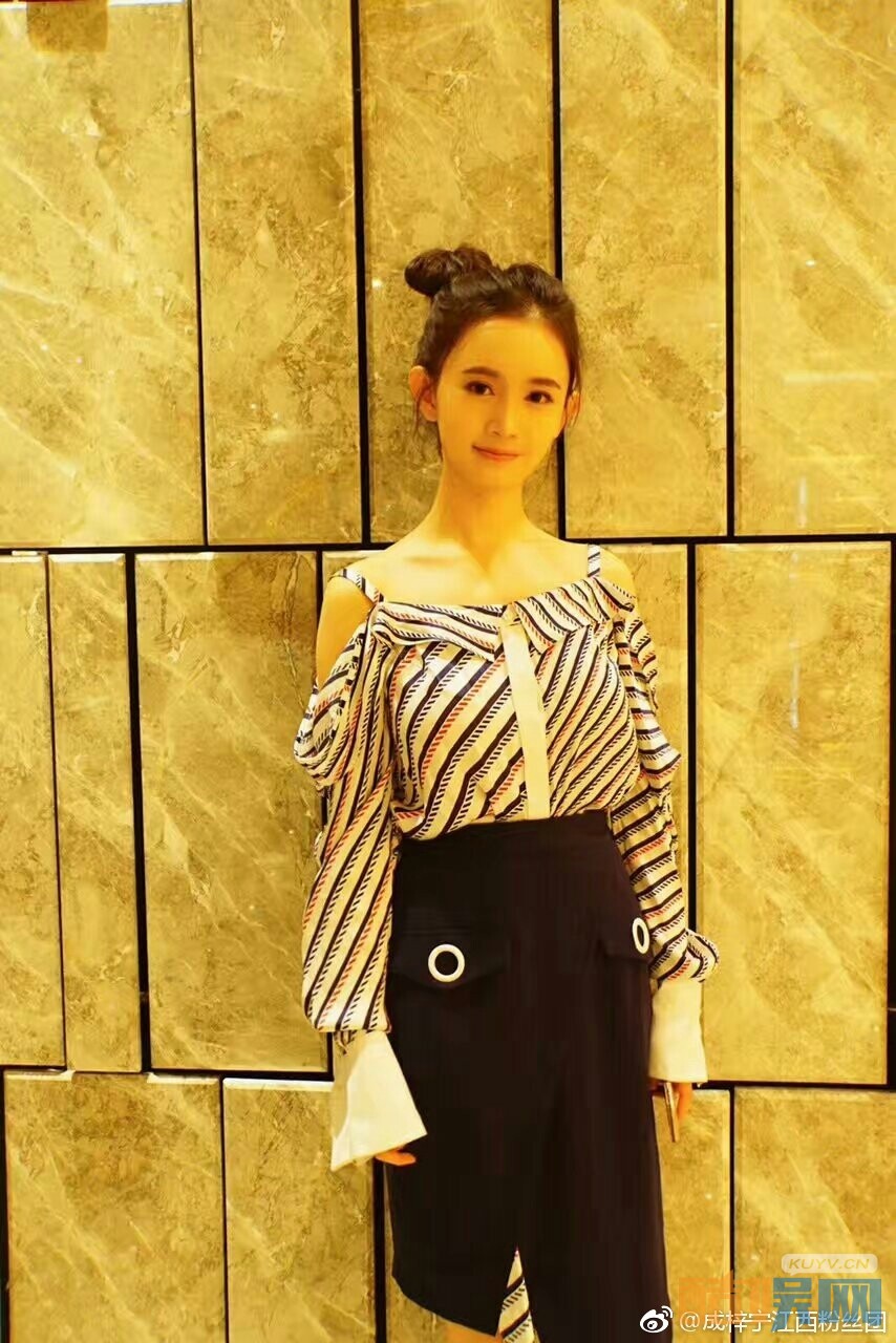 成梓宁靓丽写真
