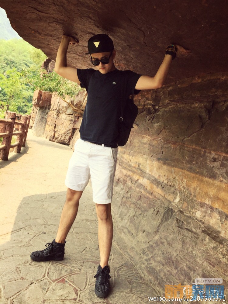 王艺霖生活照写真