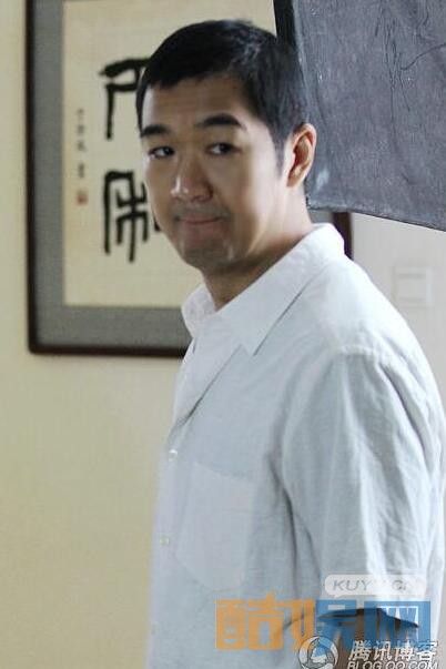 张国立抬头见喜剧照