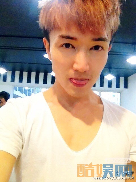 那年花开月正圆中吴家三少爷是谁演的？那年花开月正圆中吴家三少爷扮演者许诺个人资料、写真、生活照欣赏