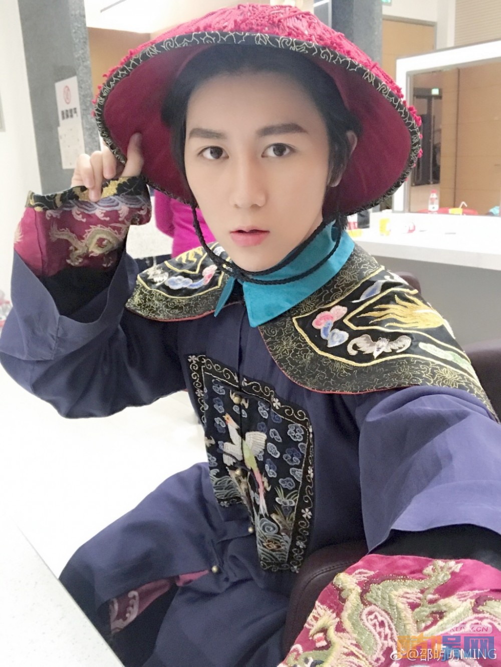 邵明明片场照写真