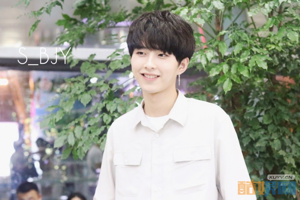 李歌洋白衣少年写真