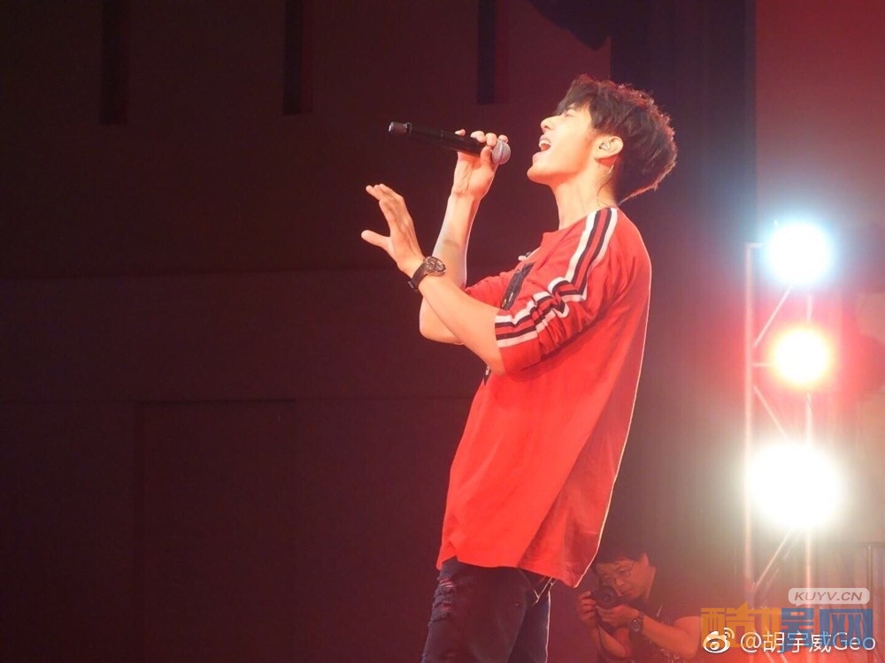 电视剧进击吧闪电邓尓豪是谁演的 电视剧进击吧闪电邓尓豪扮演者胡宇威个人资料、写真及生活照欣赏