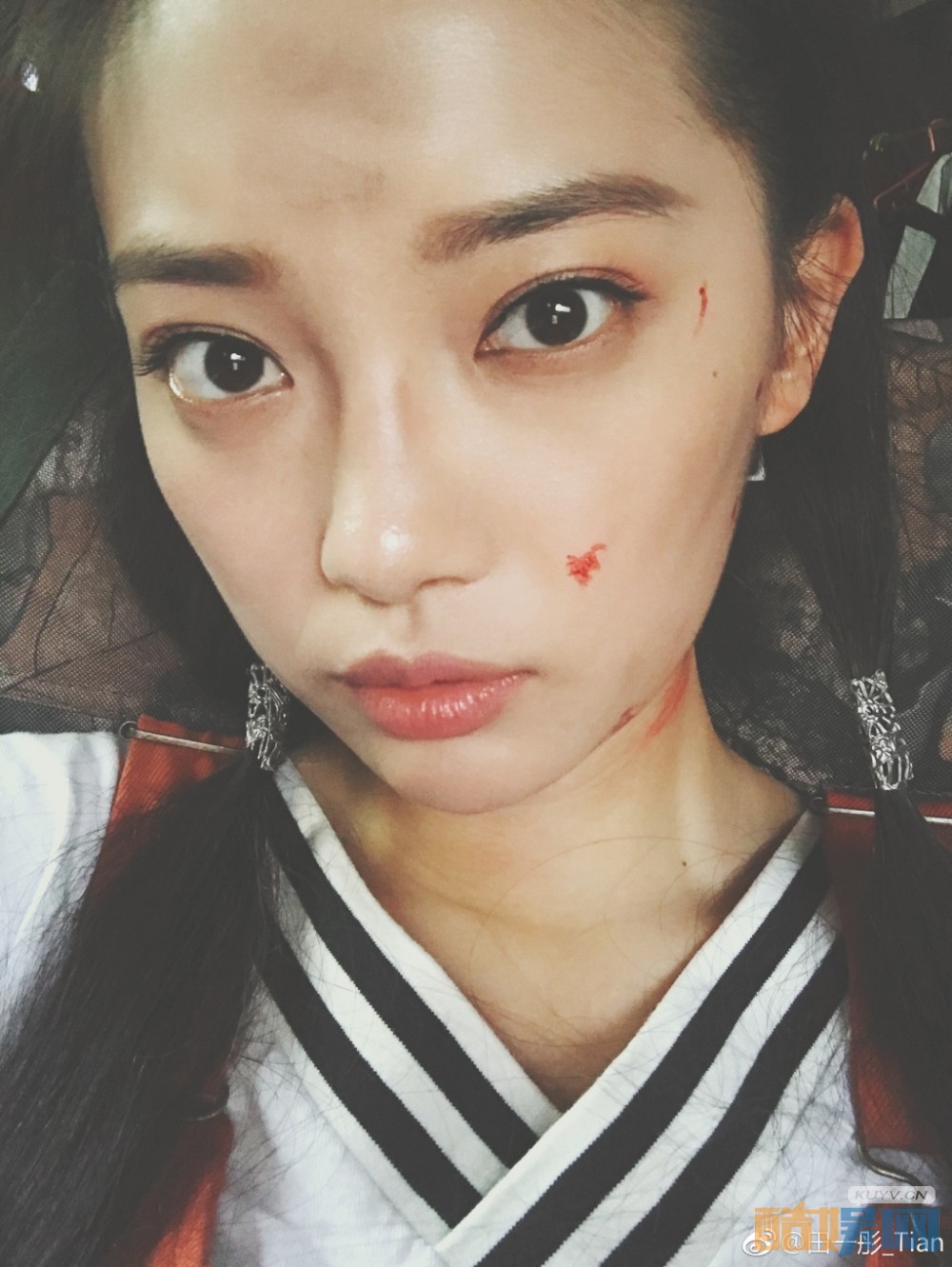 田依桐片场照写真